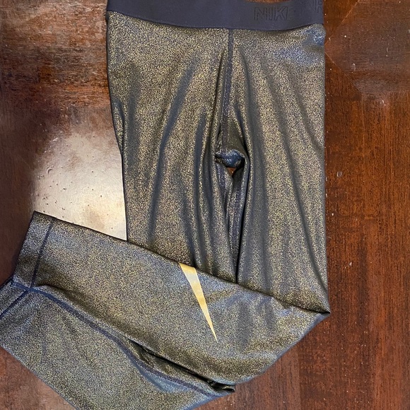 Nike Gold Sparkle Leggings - Picture 1 of 2